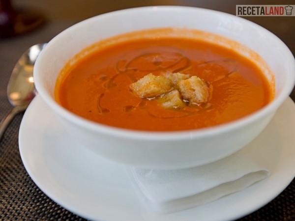 Sopa de Tomate casera deliciosa y fácil de hacer