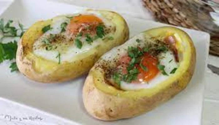 Receta de patatas rellenas de huevo y bacón