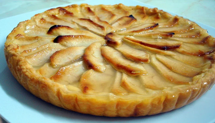 Receta de tarta de manzana con base de hojaldre