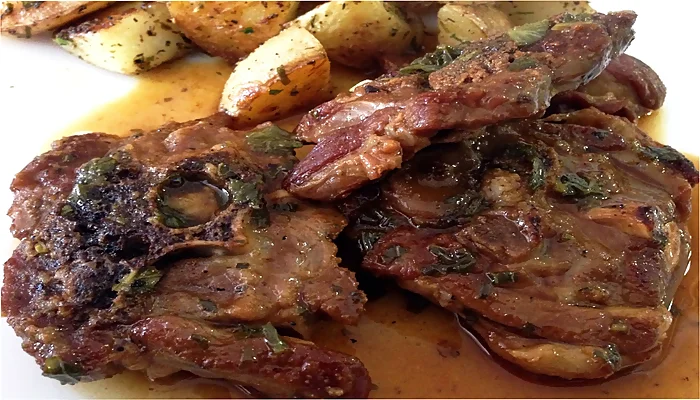 Receta de cordero al horno con salsa de menta