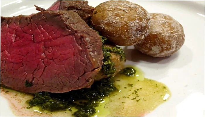 Receta de lomo al trapo con chimichurri