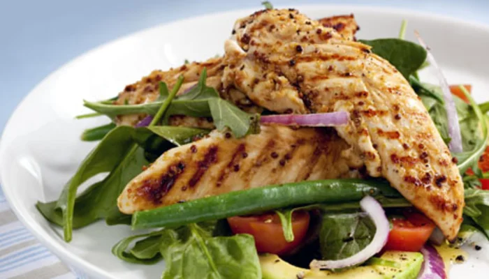 Receta de pollo a la parrilla con ensalada de espinacas