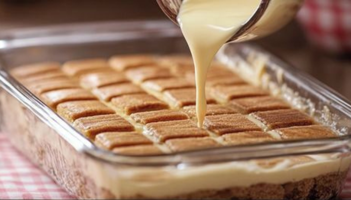 Classic Cream and Biscuit Trifle Recipe 1 Classic Cream and Biscuit Trifle Recipe (2)
