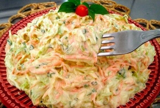 Ensalada cremosa de repollo en solo 15 minutos, fácil y saludable
