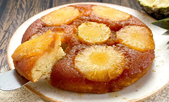 Pastel de piña caramelizada que enamora desde la primera cucharada
