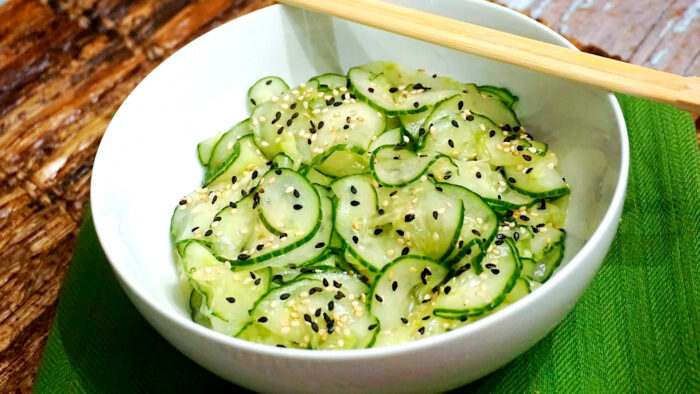 Pepino agridulce el acompañamiento japonés de las ensaladas